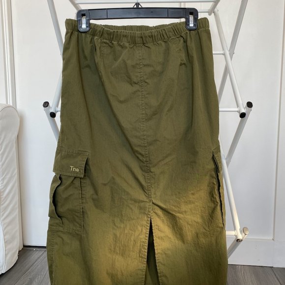 Aritzia Cargo Skirt, Size Small, Green - Picture 2 of 4
